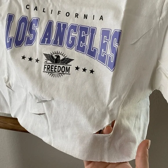 NWOT - Shein White Crop Top Los Angeles graphic size L - Picture 4 of 4